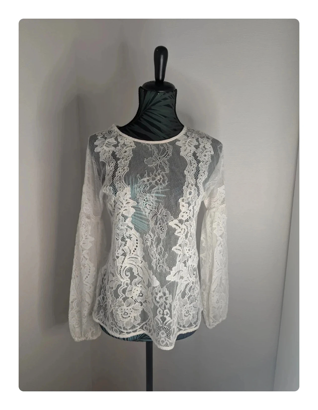 Blouse en dentelle Maje blanche Layou  Neuve avec étiquette Taille 2 M